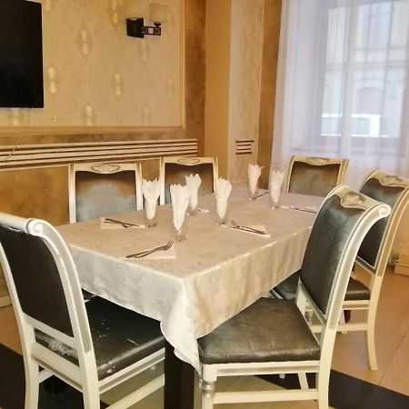 Hotel Cosmin Arad Kültér fotó