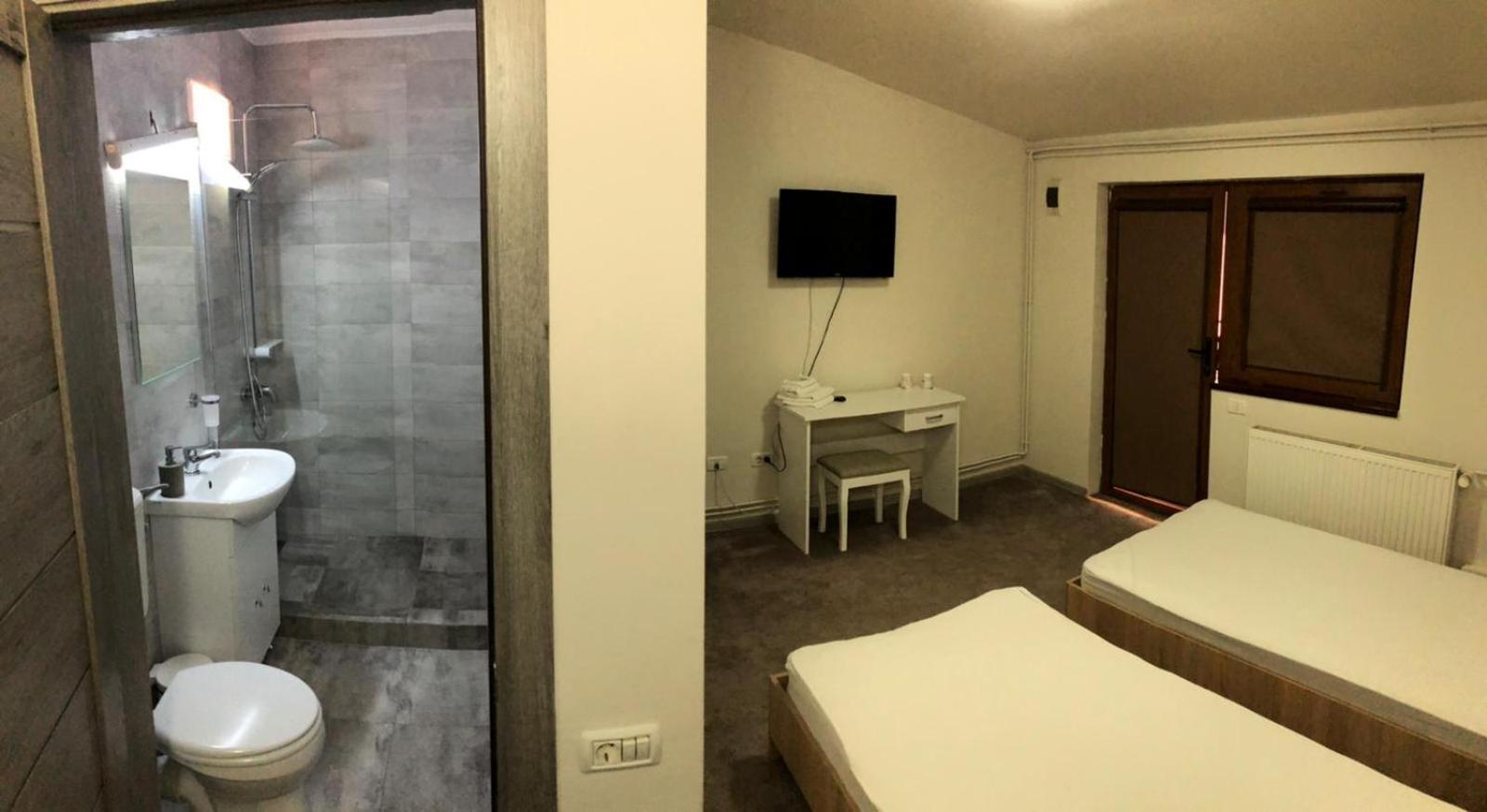Hotel Cosmin Arad Kültér fotó