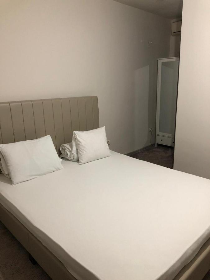 Hotel Cosmin Arad Kültér fotó