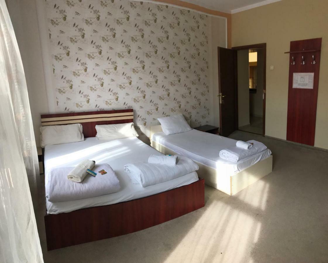 Hotel Cosmin Arad Kültér fotó