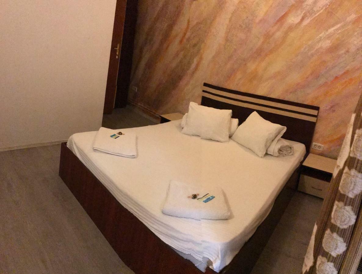 Hotel Cosmin Arad Kültér fotó