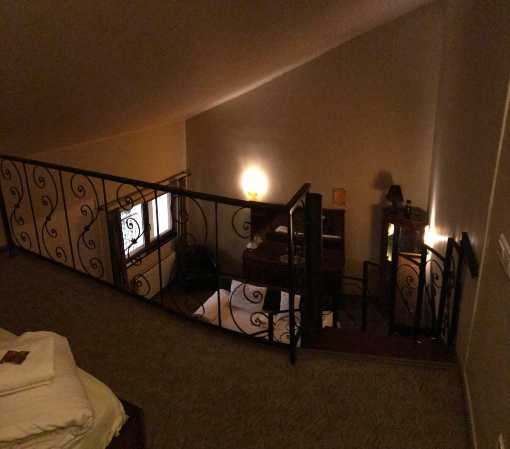 Hotel Cosmin Arad Kültér fotó
